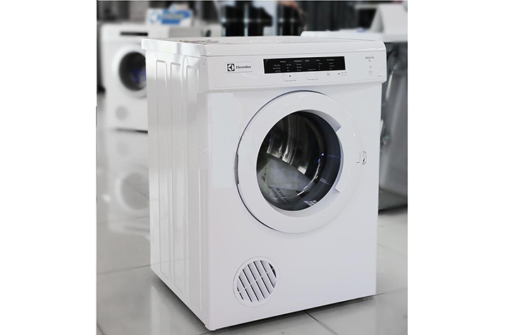Động cơ hoạt động giúp sấy khô quần áo